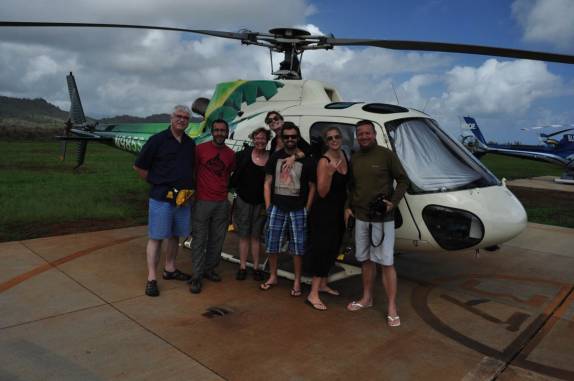 O grupo do nosso helicóptero, já na segurança da terra firme, em Lihue, em Kauai, no Havaí